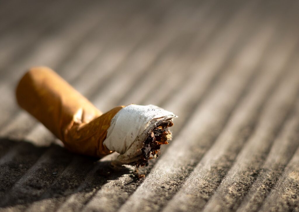 Giornata mondiale senza tabacco: non solo fumo, i mozziconi minacciano ambiente e salute
