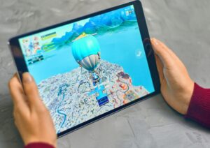 L’AI rivoluziona i videogiochi: personaggi sempre più realistici e mondi che imparano dai giocatori