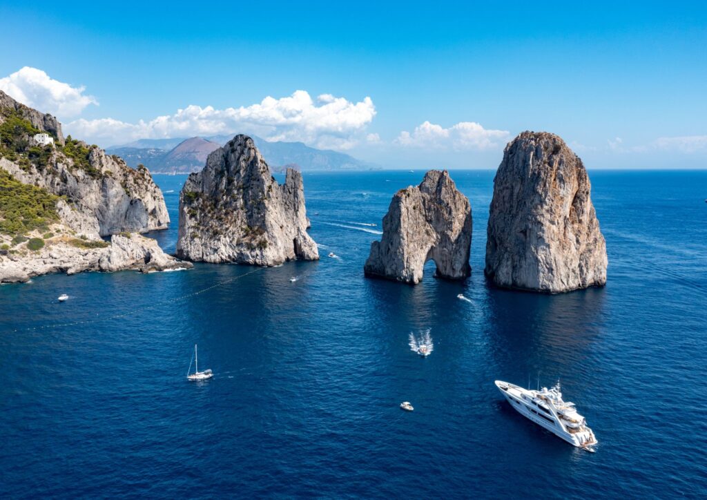 Le 10 spiagge più belle della Campania: un viaggio tra Costiera Amalfitana, Cilento e isole da sogno