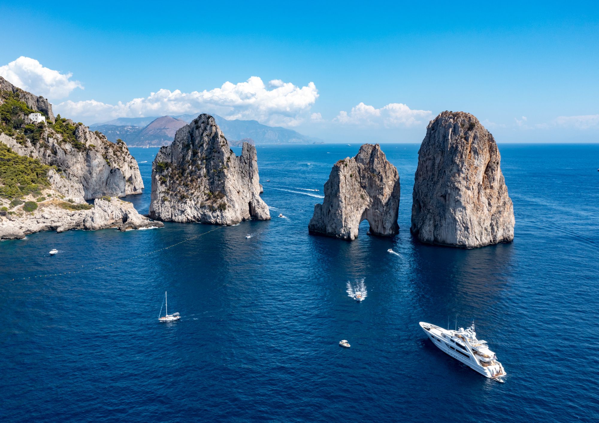Le 10 spiagge più belle della Campania: un viaggio tra Costiera Amalfitana, Cilento e isole da sogno
