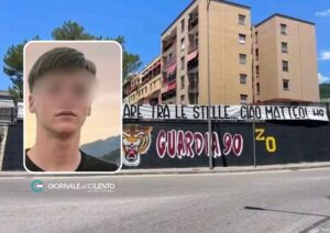 Salerno piange Matteo, lo striscione degli ultras: «Continua a brillare tra le stelle»