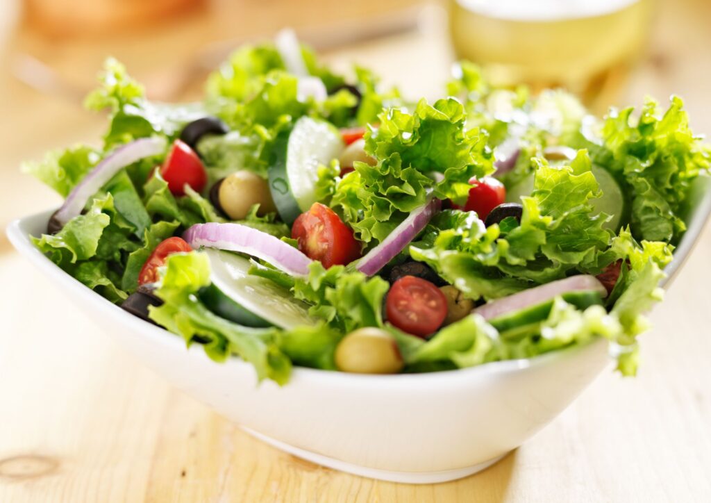 Alimentazione: tre insalate verdi perfette per affrontare il caldo estivo