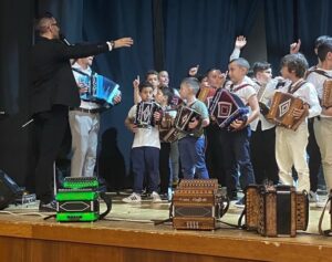 Policastro Bussentino, successo per il 22° Festival Meridionale dell’Organetto: premi, giovani talenti e ospiti da tutta Italia