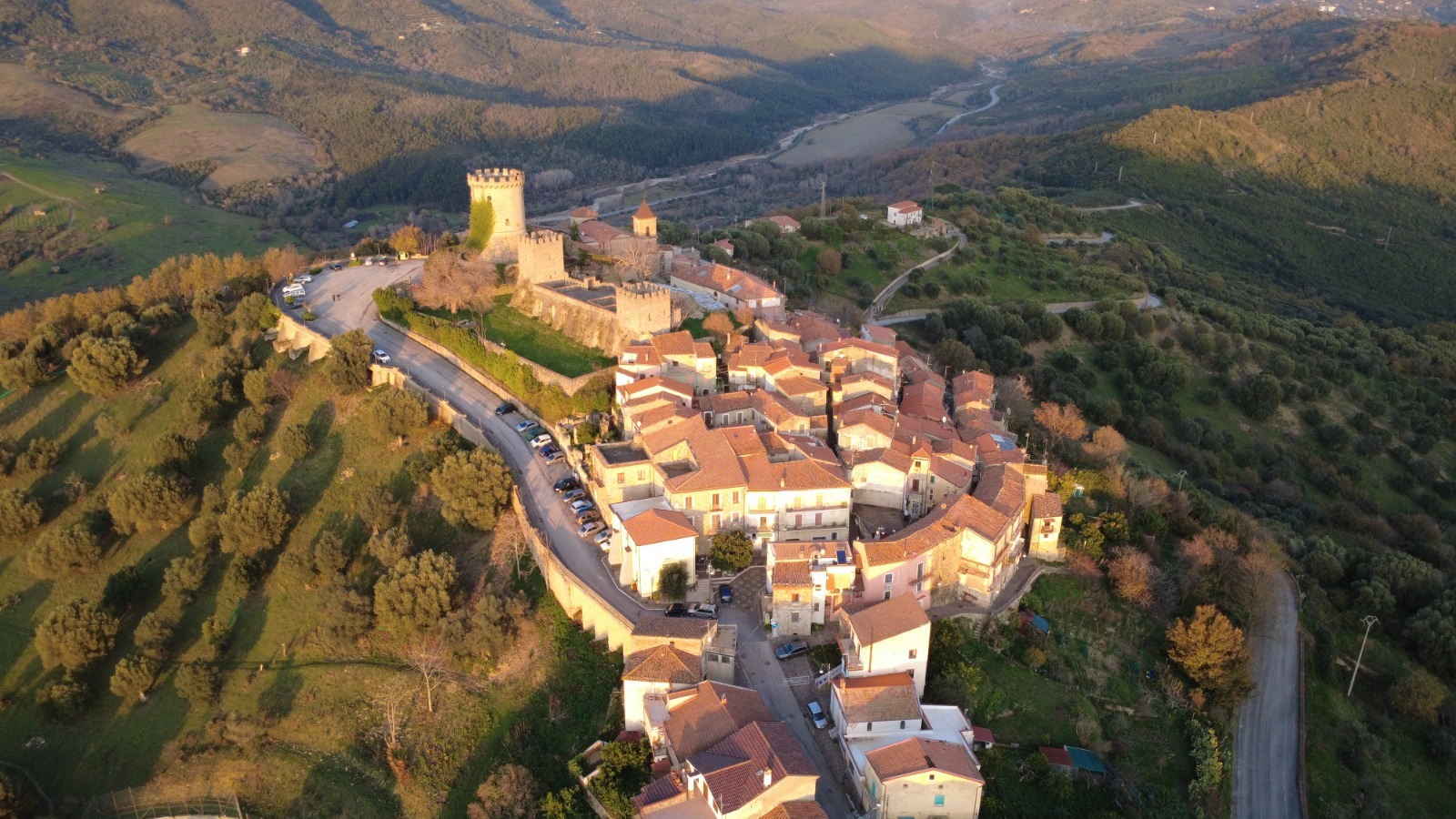 Castelnuovo Cilento: Codici chiede intervento di Soprintendenza e Ministero per il castello medievale