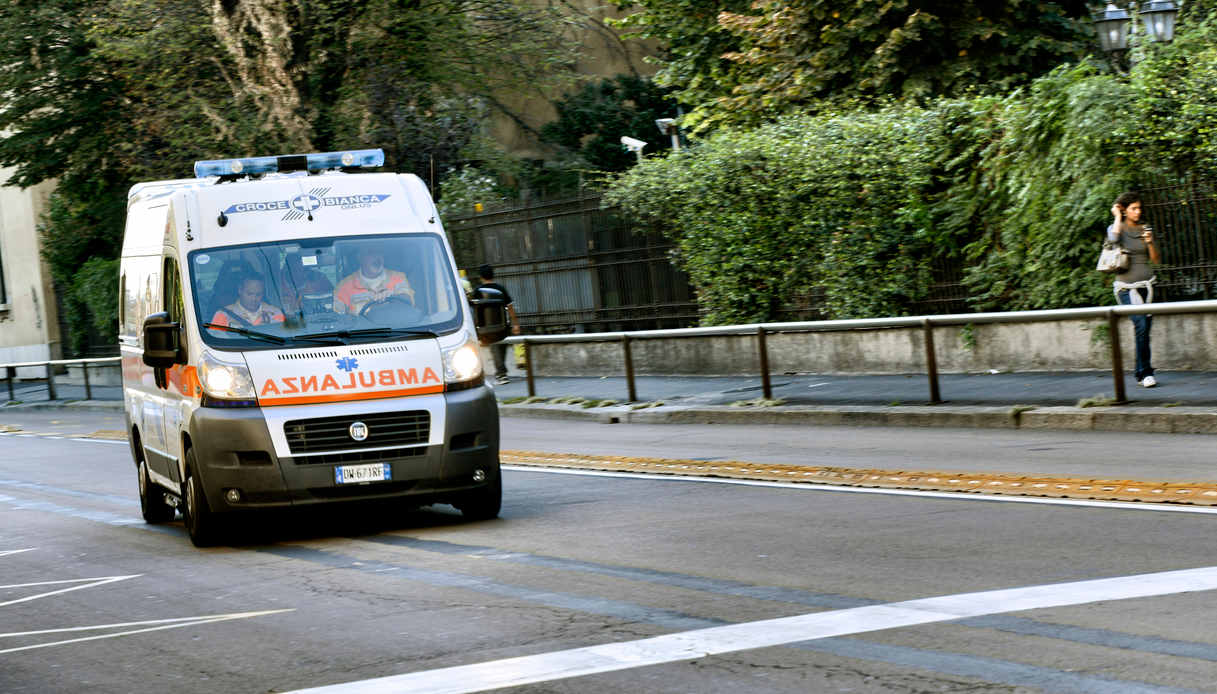 Eboli, anziana investita da un 93enne: donna ricoverata in gravi condizioni