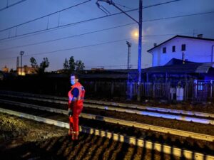 Ragazza di 20 anni si addormenta sui binari: encomi solenni a cittadini e forze dell’ordine che la salvarono
