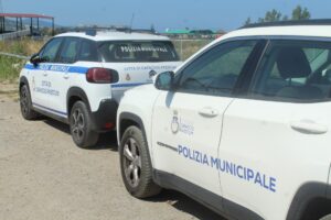 Capaccio Paestum, forza un posto di blocco sulla Statale 18 e fugge: denunciato un 37enne