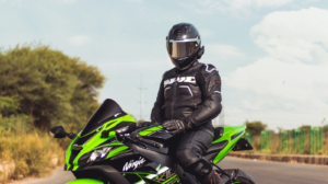 Giacche da moto in estate: perché sono indispensabili anche con il caldo