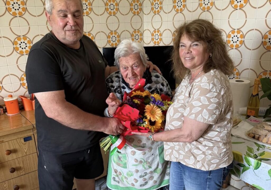 Futani, Zia Nicolina compie 103 anni