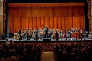 ‘A Napoli la musica cambia’: 150 musicisti in concerto al Teatro San Carlo per il premio Pellegrini di Pace