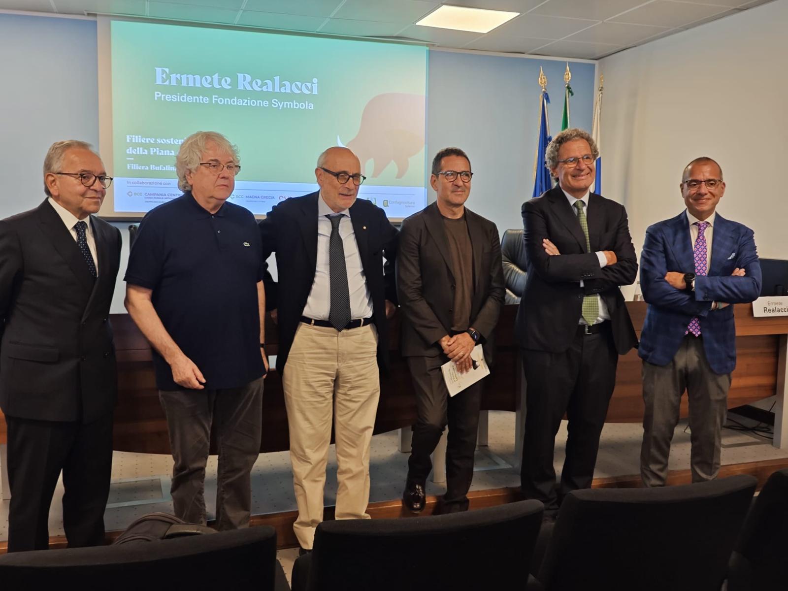 Oltre 30 tecnologie green per la filiera bufalina: firmato un plafond da 30 milioni di euro