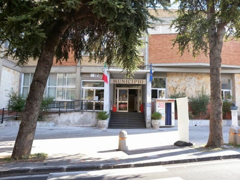 ‘Furbetti del cartellino’: presunte irregolarità sui badge, indagini in corso al Comune di Sala Consilina