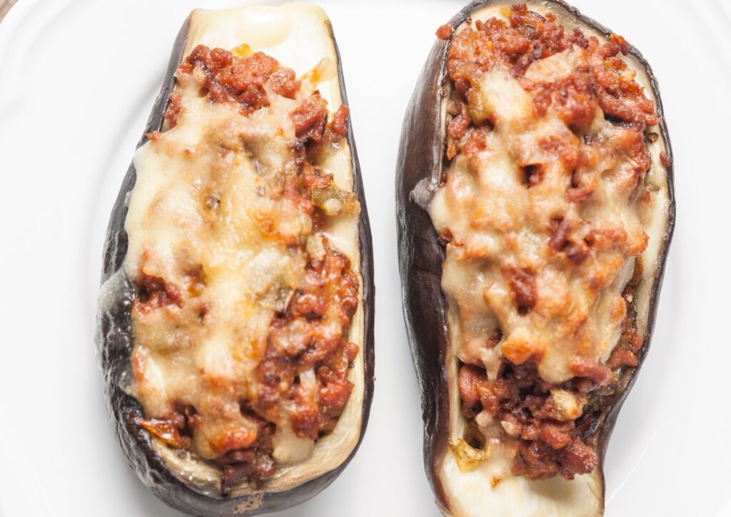 Melanzane a barchetta: il piatto estivo della cucina casalinga