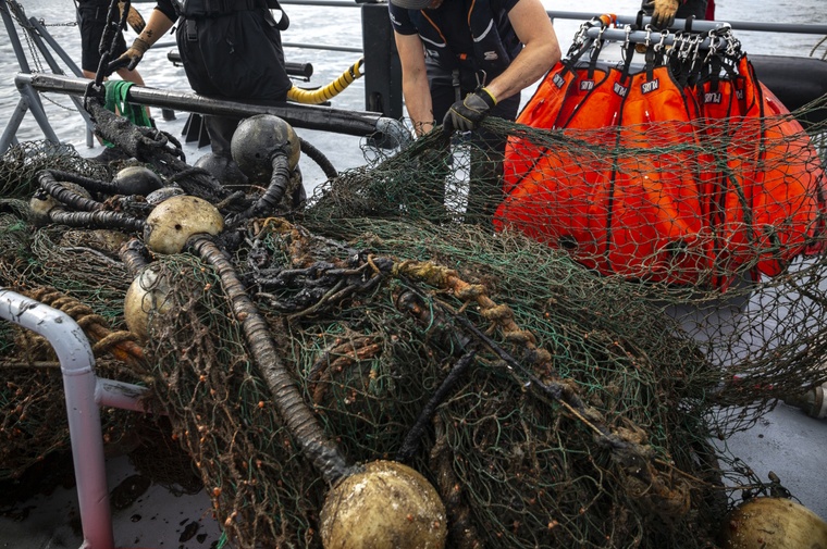 Pesca sostenibile, Unci: «Bene le misure della Regione Campania contro le microplastiche»
