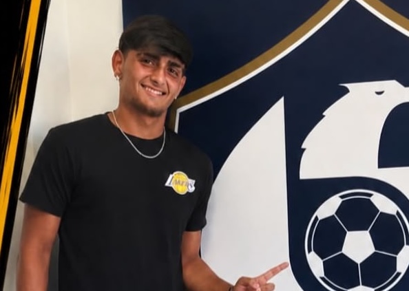 Calcio: Cavese, il baby De Rosa si presenta «Qui per crescere e puntare ai playoff»