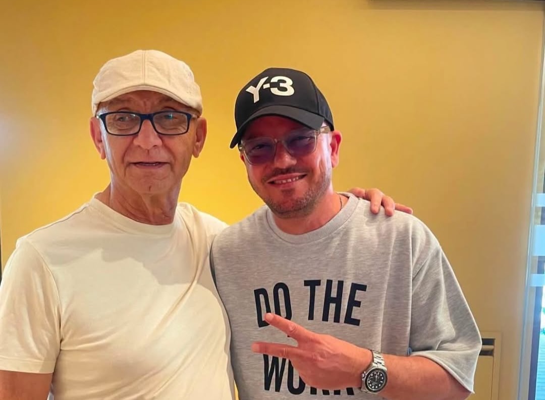 Gigi D’Alessio in visita nel Cilento: tappa alla Tenuta Vannulo tra selfie e sorrisi con i fan