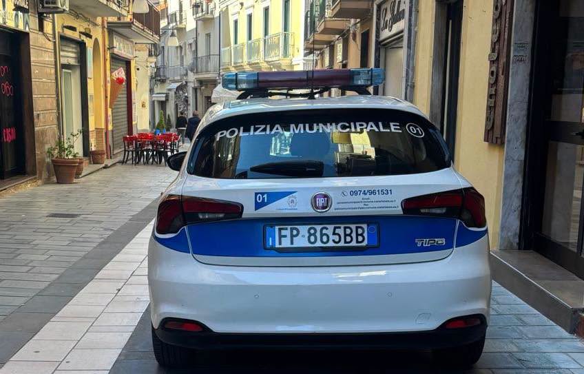 Rifiuti: fototrappole incastrano presunto responsabile, denuncia a Castellabate