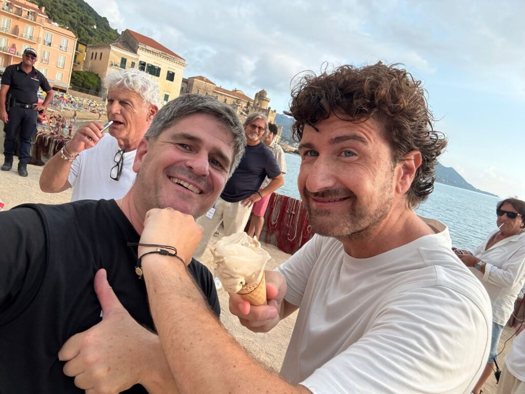 Sul set di “Bentornati al Sud” nasce il gusto “Siani”: il gelato di Domenico Belmonte conquista il cast