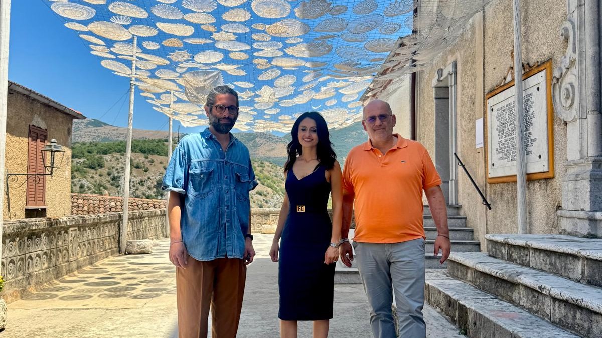 “Signori si parte” fa tappa ad Atena Lucana: su LA7 il racconto di “Opera Paese”