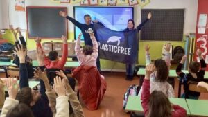Educazione ambientale nelle scuole: in un anno Plastic free ha coinvolto 23mila studenti campani