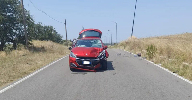 Serre, grave incidente tra auto e scooter: 17enne ricoverato in prognosi riservata