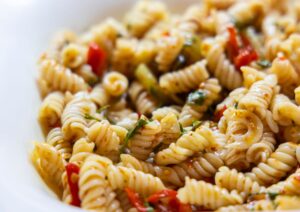 I 10 piatti estivi italiani che non possono mancare in tavola: tradizione, gusto e leggerezza