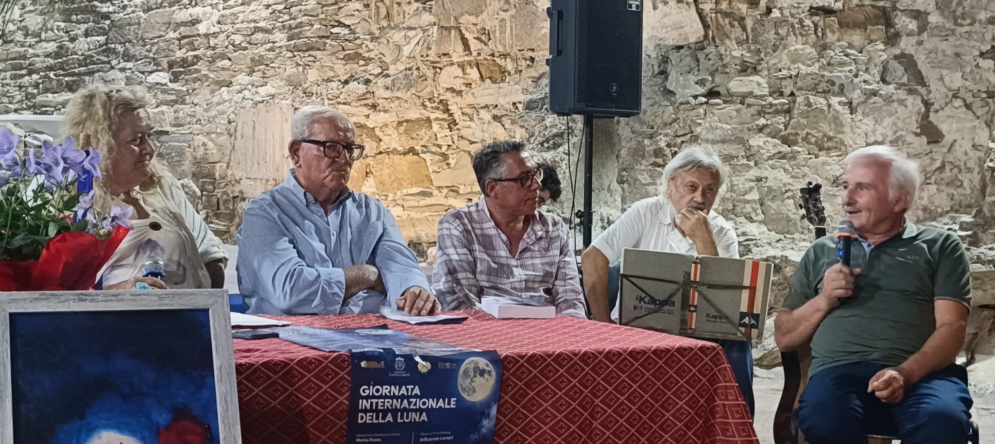 Omaggio alla Luna: il successo del libro di Mario Fortunato a Castellabate