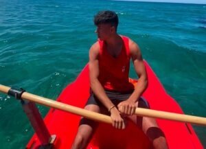 Bagnino salva donna in mare ad Acciaroli, encomio del Comune di Sala Consilina