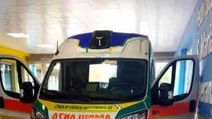Battipaglia, 17enne precipita dal primo piano di una struttura di accoglienza: ricoverato in ospedale