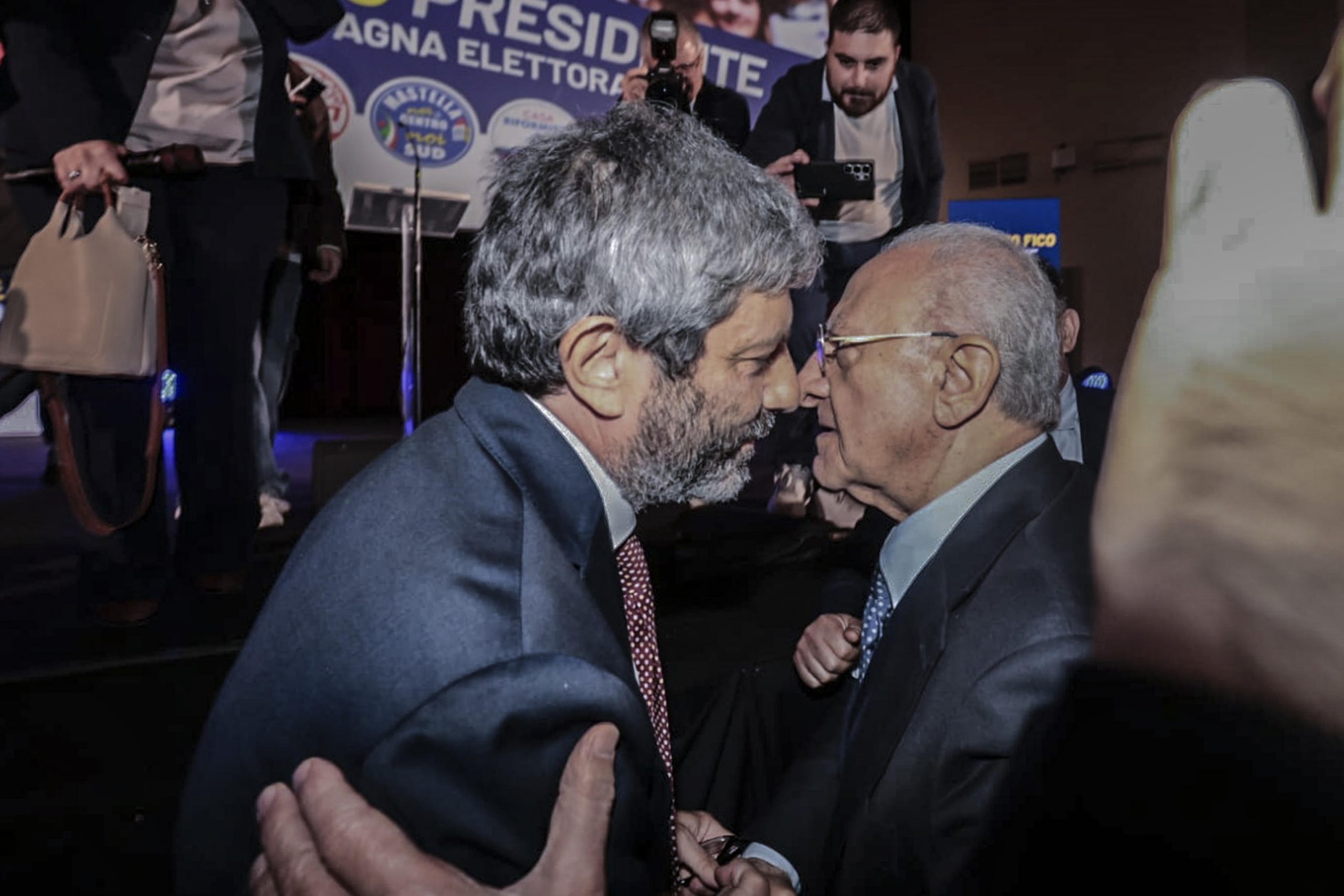 De Luca contro la nuova Giunta Fico: «C’è opacità nella gestione». La replica: «Accuse gravi»