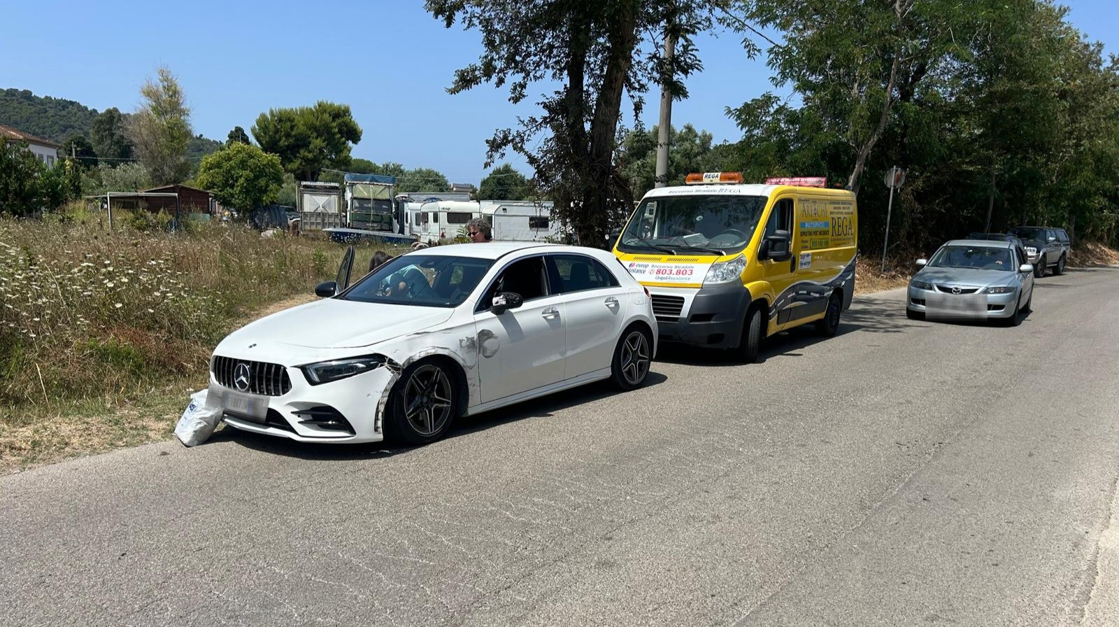 Incidente a San Marco di Castellabate: scontro tra un’auto e un furgone, un ferito lieve