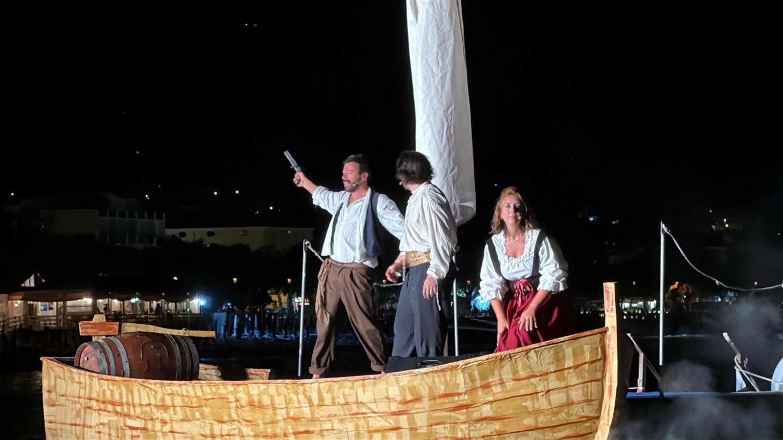 A Sapri torna Pisacane: la storia del Risorgimento rivive tra corteo e teatro sulla spiaggia