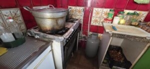 Salerno, blitz del N.O.S. nel centro storico: scoperto appartamento con 24 posti letto