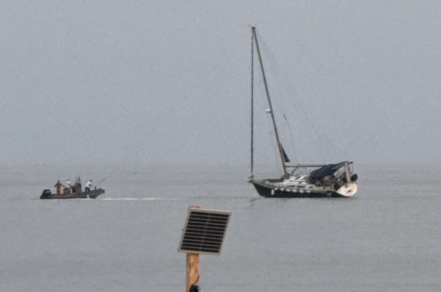 Acciaroli, barca a vela finisce sulla secca: salvata in extremis