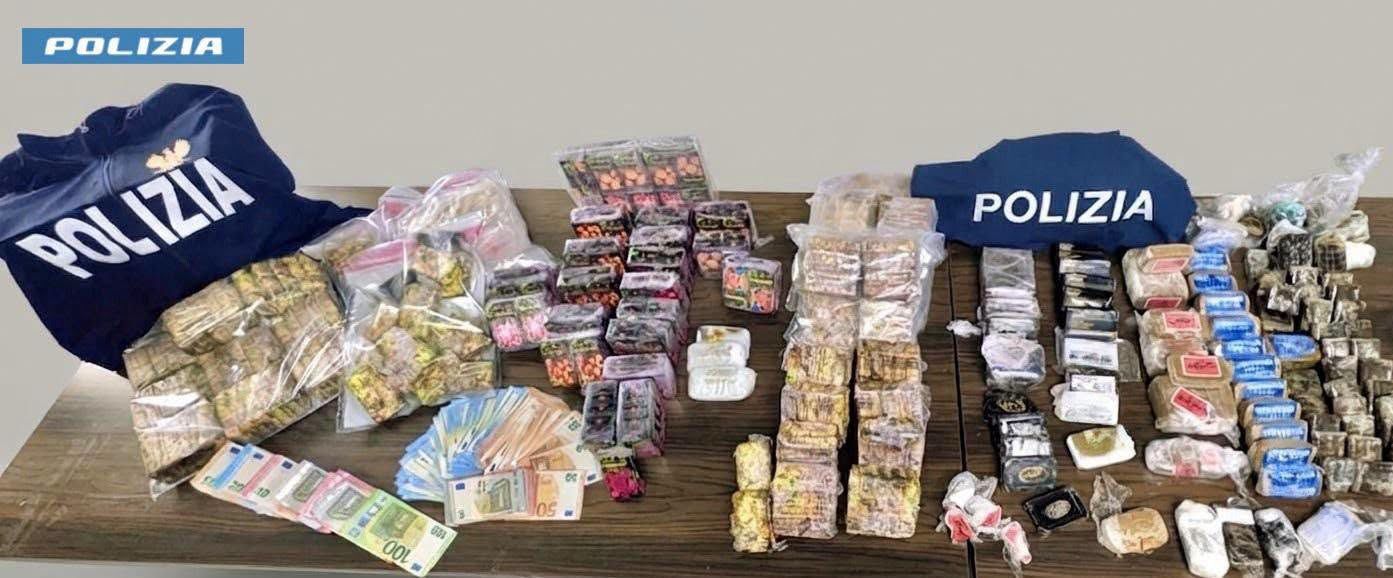 Pontecagnano, 40 chili di hashish nascosti nei freezer: arrestati due fratelli