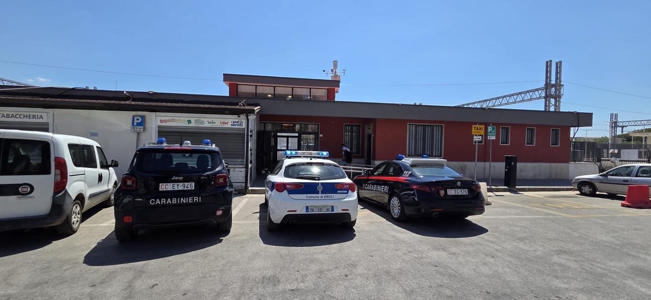Eboli, diverbio a bordo dell’Intercity: treno fermo e passeggeri trasferiti sui pullman