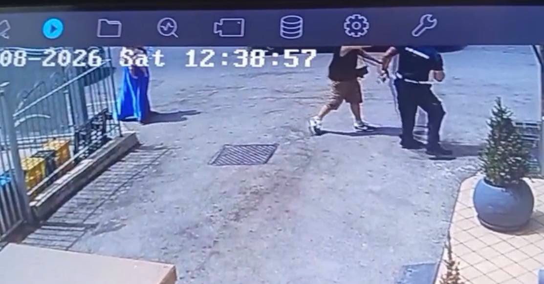 Castellabate, spintona un agente dopo la multa: fermato un uomo