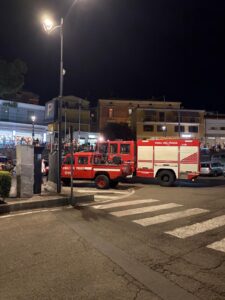 Fumo nero dalla cabina Enel al porto, blackout a Marina di Camerota