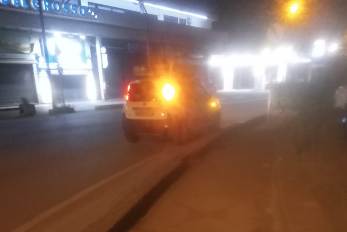 Eboli, incidente tra auto e bici elettrica: 25enne trasportato in ospedale