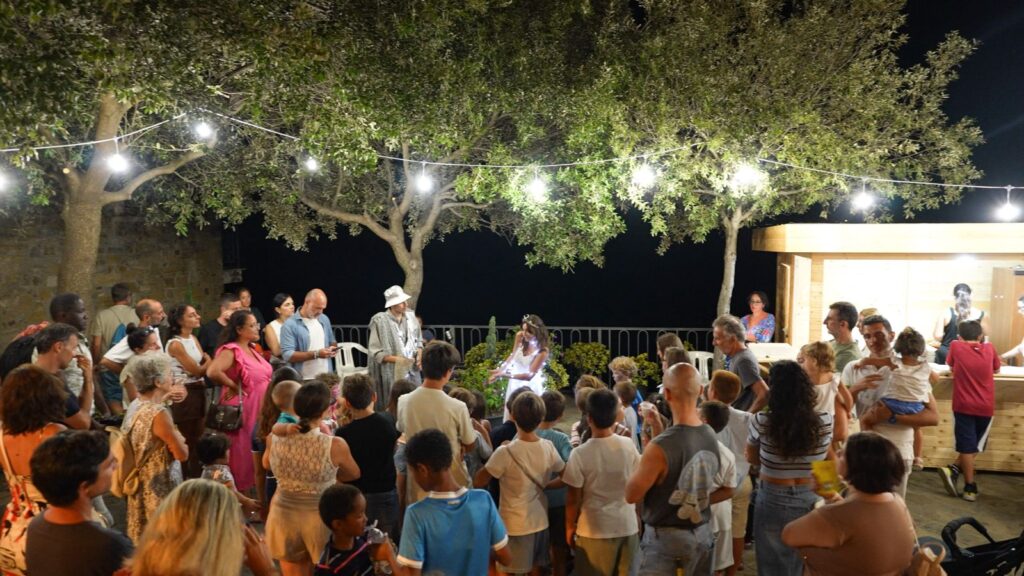 Pollica, si chiude “Il borgo del tesoro”: a Cannicchio un intero borgo diventa teatro per i bambini