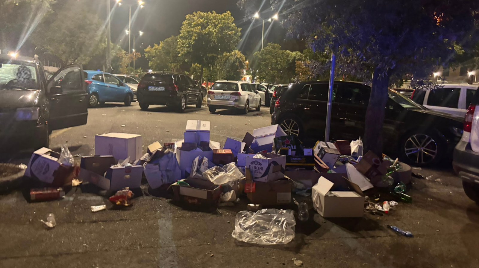 Salerno: degrado al parcheggio del Porto, pessimo biglietto da visita per turisti e visitatori