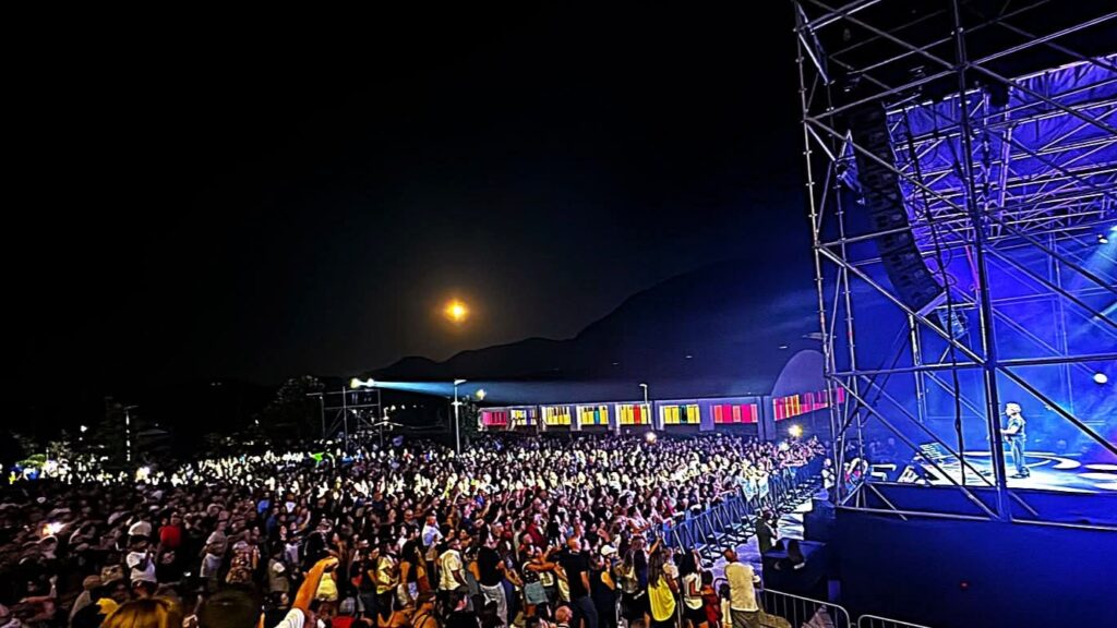Sanza canta con Nek: ottomila persone al Festival dell’accoglienza