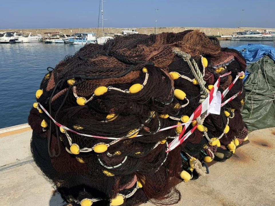 Guardia Costiera di Agropoli, controlli a tutela dell’ambiente: sequestrati 400 metri di reti e scoperto uno sversamento di liquami