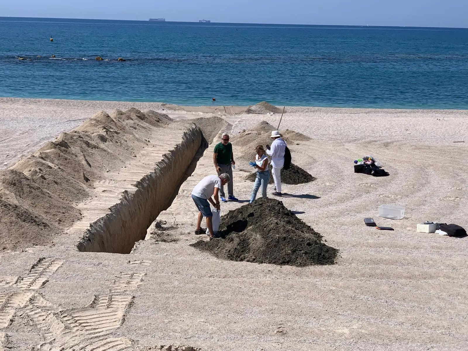 Salerno, nuovi prelievi a Universo Beach: sabbia sotto esame