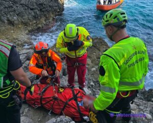 Precipita in una grotta a Punta Campanella, salvato dal soccorso alpino