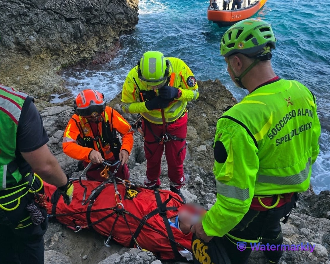 Precipita in una grotta a Punta Campanella, salvato dal soccorso alpino