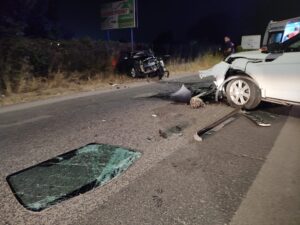 Scontro tra due auto nella notte a Battipaglia, ferita una 37enne