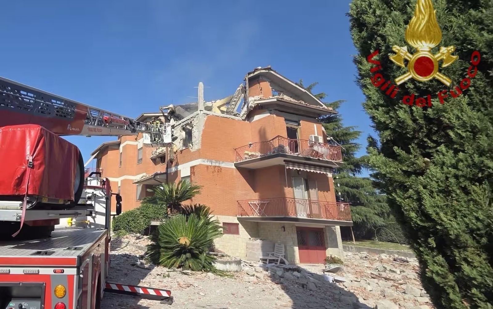 Esplosione a Cassino, gravissimi due infermieri salernitani