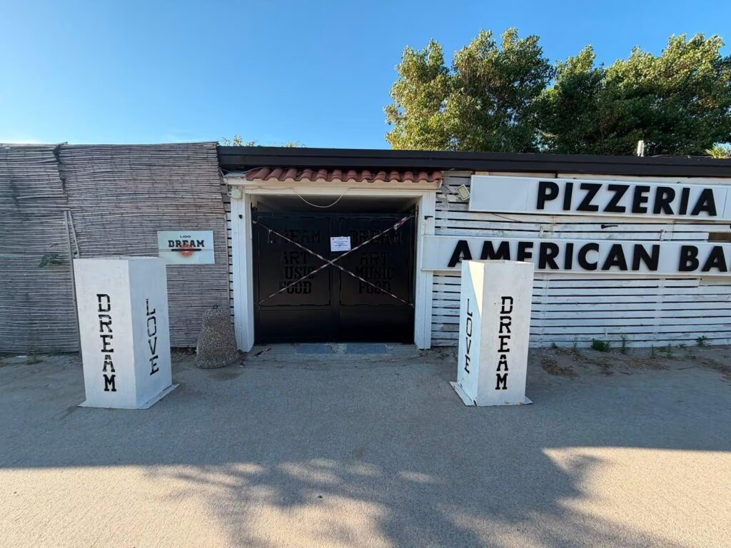Capaccio, entra nel Dream Village sequestrato e porta via arredi: denunciato
