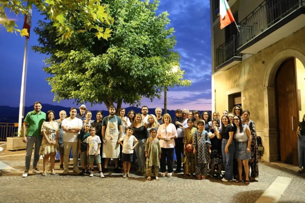Castelcivita, l’arte racconta le “Radici”: 12 opere per la seconda edizione dell’estemporanea
